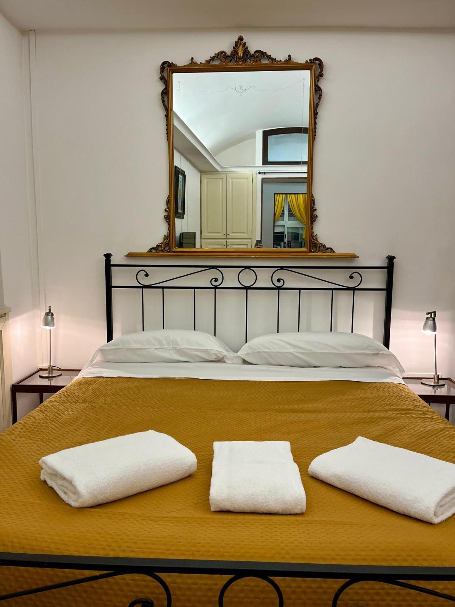 Le Campanelle - In Santa Chiara Apartment Naples