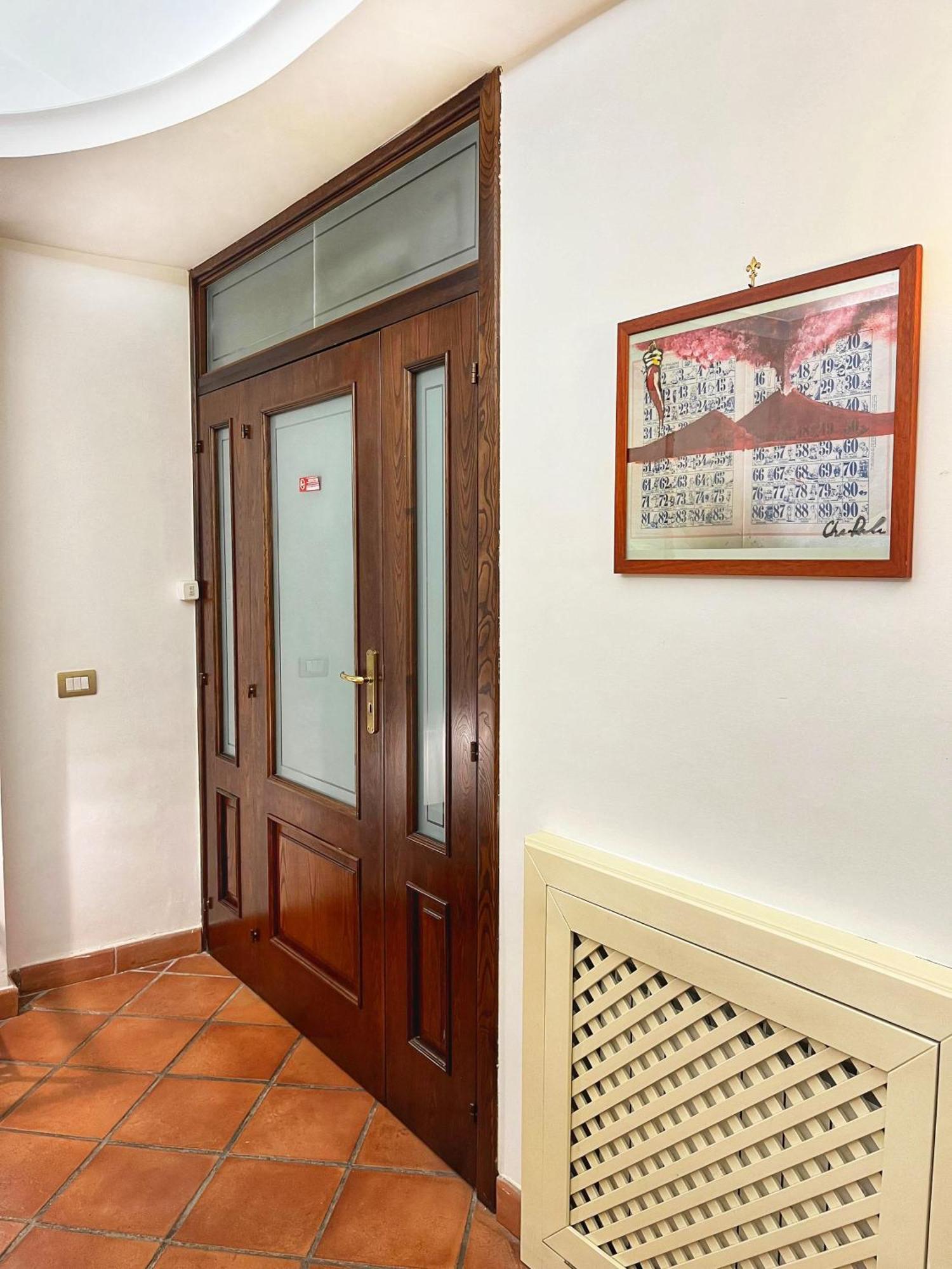 Apartment Le Campanelle - In Santa Chiara Naples